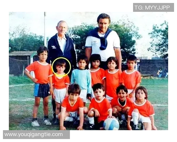 17岁结婚的足球明星背后的故事与挑战如何影响他的职业生涯与家庭生活 17岁结婚的足球明星背后的故事与挑战如何影响他的职业生涯与家庭生活