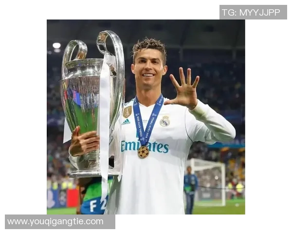 C罗手机壳热销背后的故事与足球明星的魅力揭秘